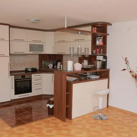 Viktori Bed & Breakfast *